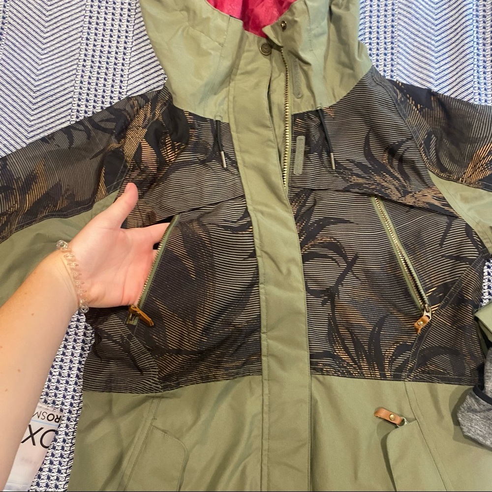 Roxy Jetty Snowboard jacket - Picture 3 of 13
